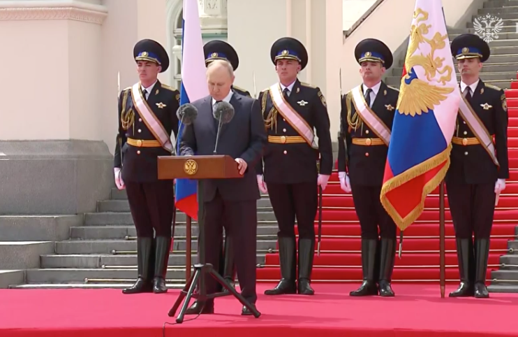 Президент Путин обратился к силовикам на Соборной площади Кремля