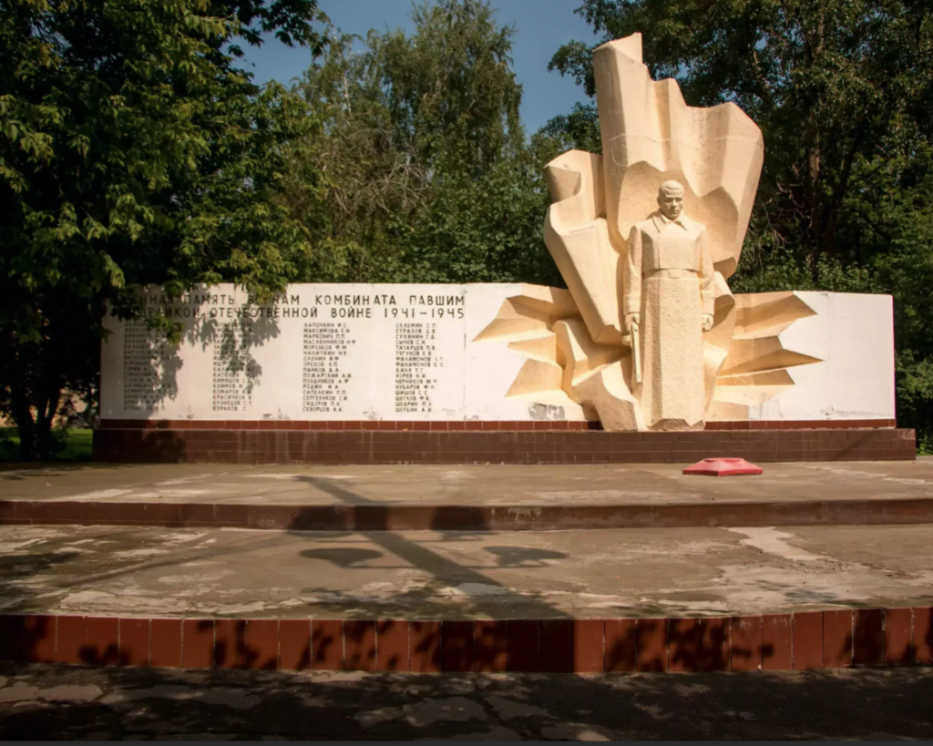 В Москве снесли памятник погибшим героям ВОВ