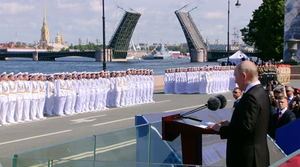 Владимир Путин: наш Флот был и остаётся несокрушимым стражем рубежей Отечества, его гордостью и славой