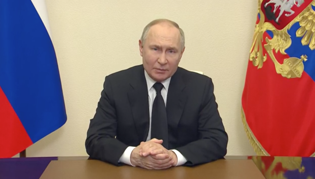Владимир Путин: Мы установим и покараем каждого, кто стоит за спиной террористов, кто готовил это злодеяние