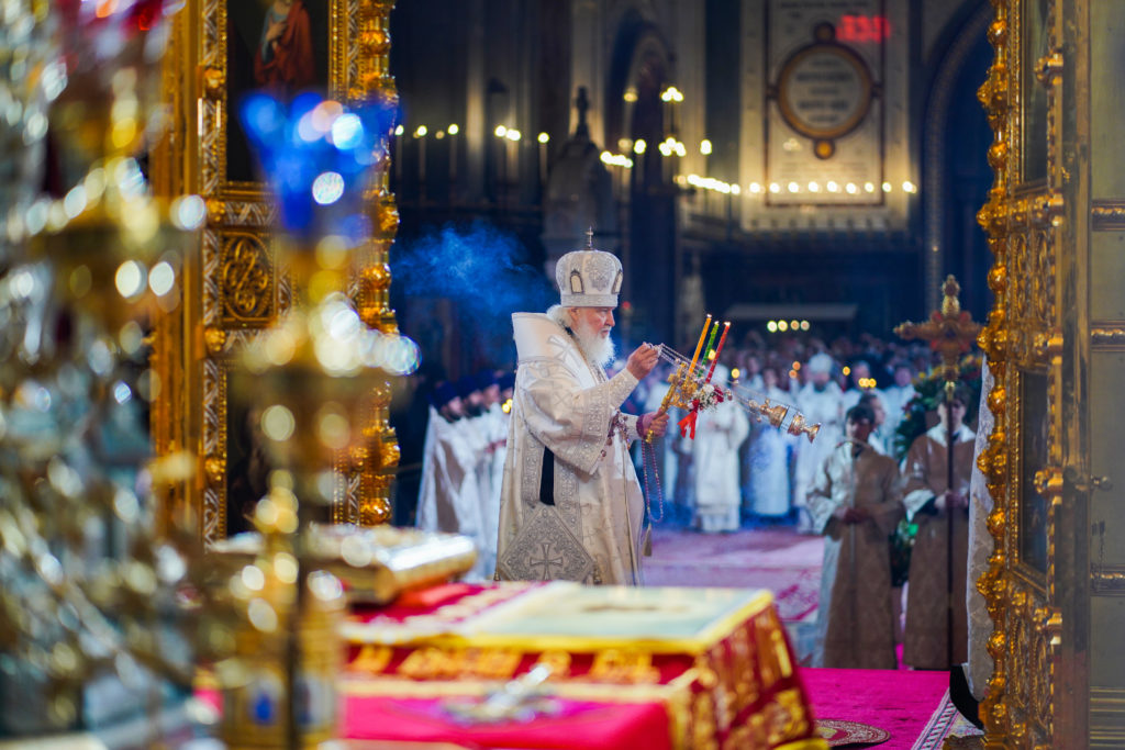 Православные христиане празднуют Пасху